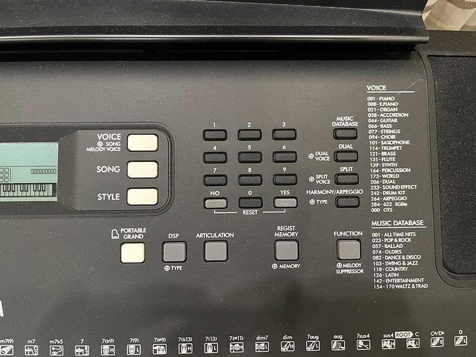 Синтезатор Yamaha PSR-E373