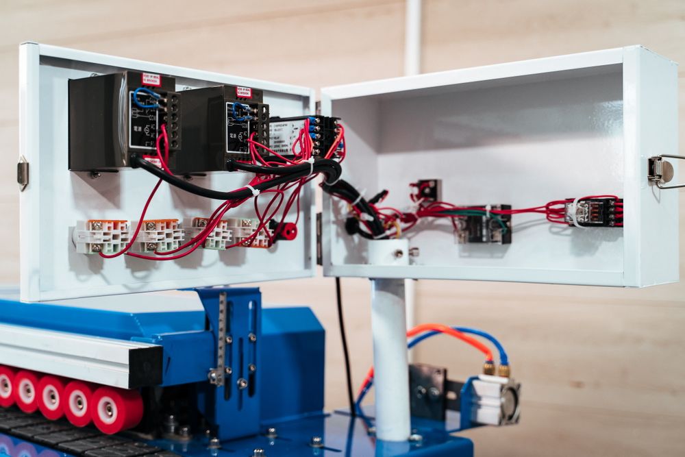 Полуавтоматический кромкооблицовочный станок DM-111