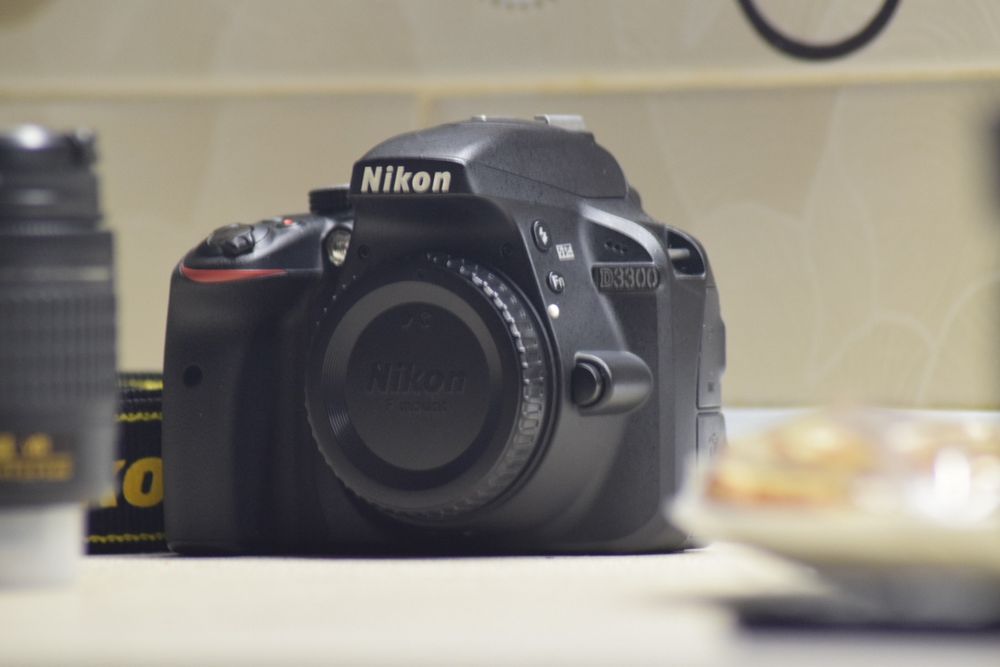 Nikon D3300 și obiectiv 18-55mm