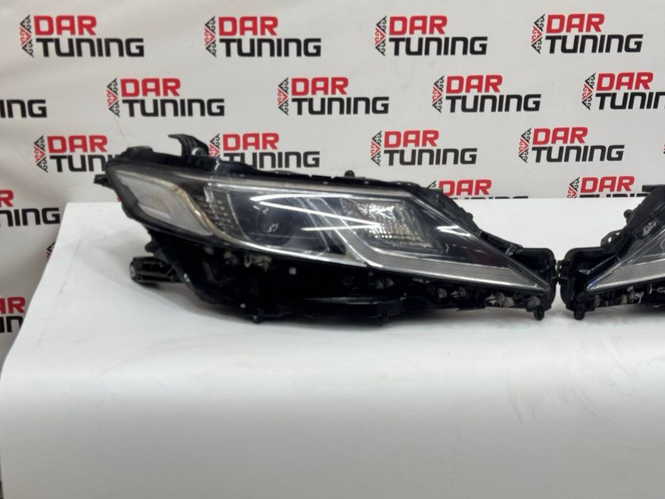 Фары оригинальные Toyota Camry 75