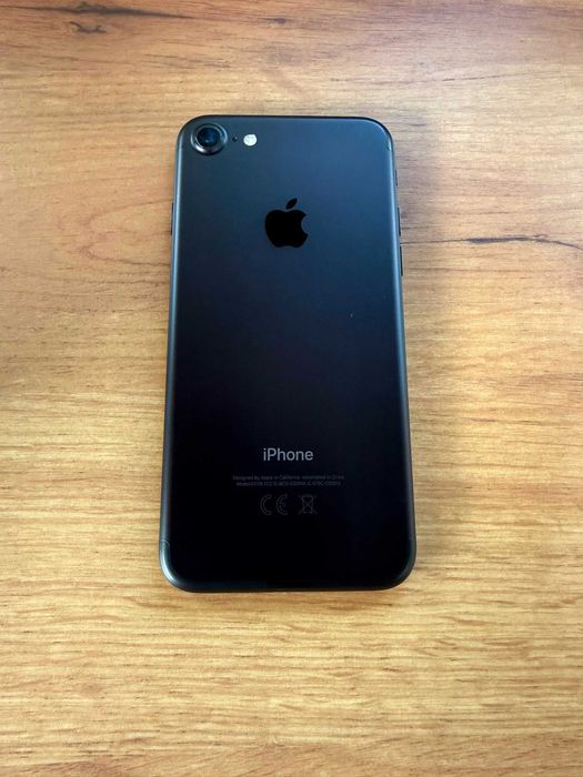 iPhone 7 128GB Black + Зарядно + Kутия