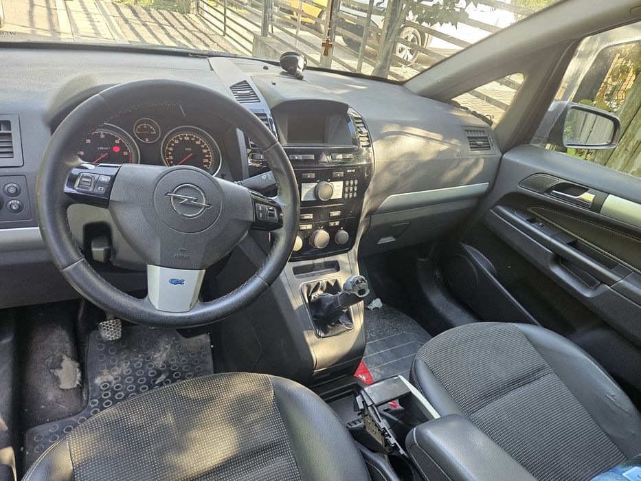 Vand/Dezmembrez Opel Zafira B