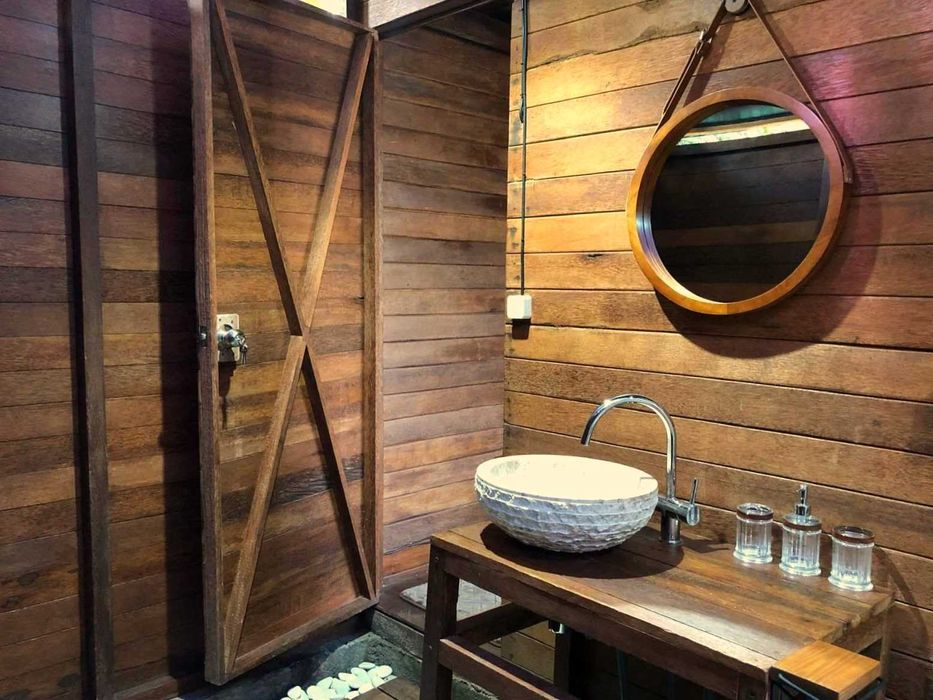 Продавам дървена къща в Бали, Индонезия