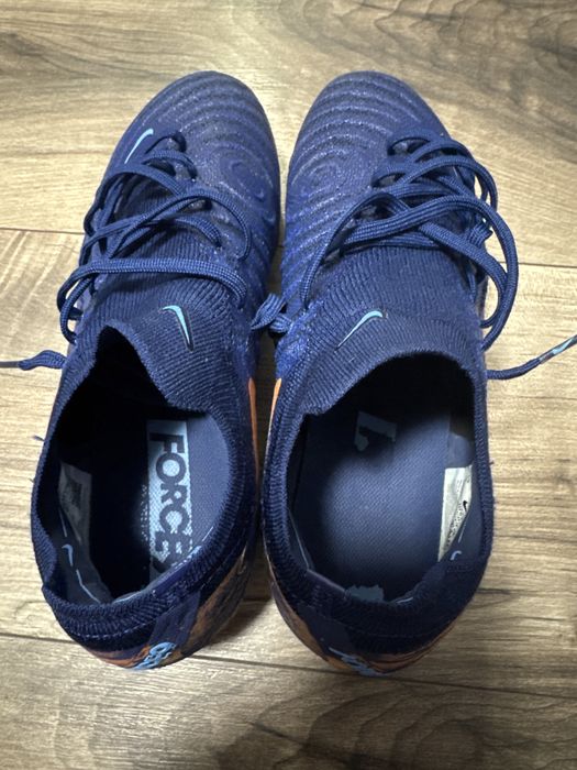 Vand ghete de fotbal Nike   Phantom