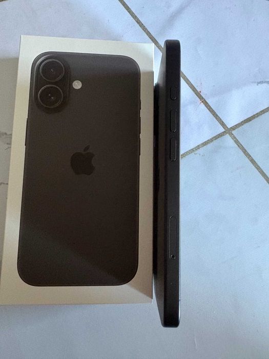 Apple iPhone 16  Black  128 GB  Като нов