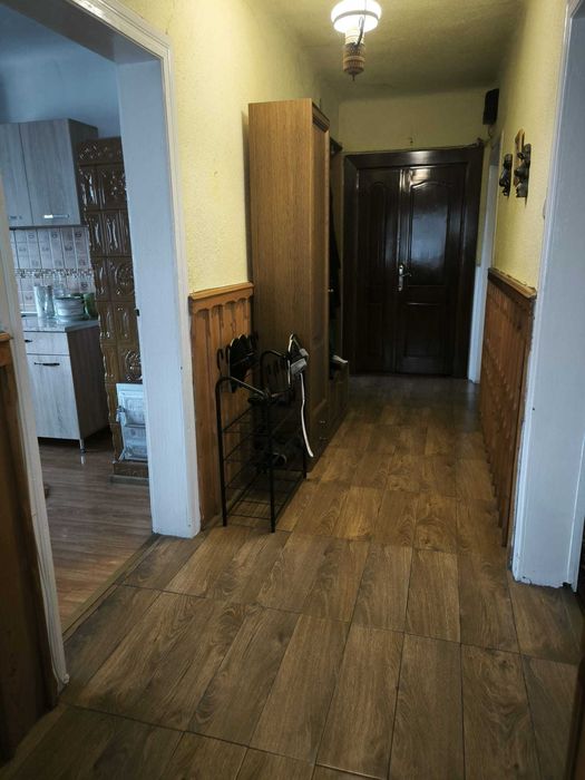 Apartament 3 camere, 74 mp utili + boxă 20 mp, central – Câmpulung Moldovenesc