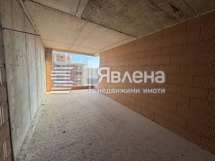 Явлена - Изток продава 2-стаен апартамент