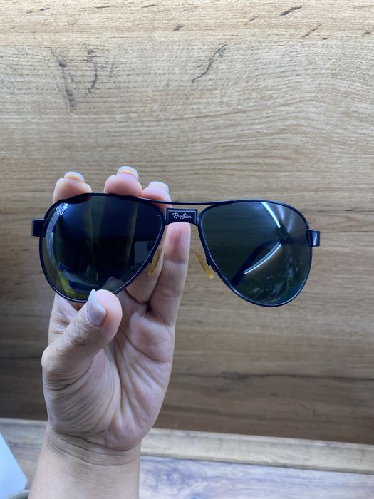 Продаются  очки ray ban оригинал