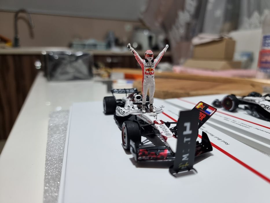 Red bull rb21 japanese gp winner Max Verstappen 1:43 spark