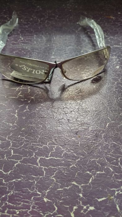 Красива туника с цветя и слънчеви очила