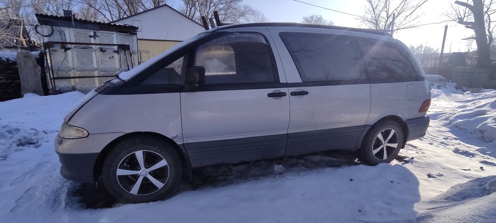 Тойота емина люсида