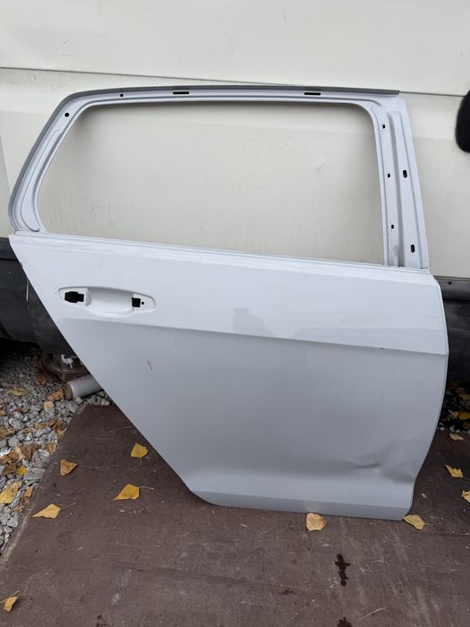 Врата VW Golf 7 Хечбег 2012 год.-