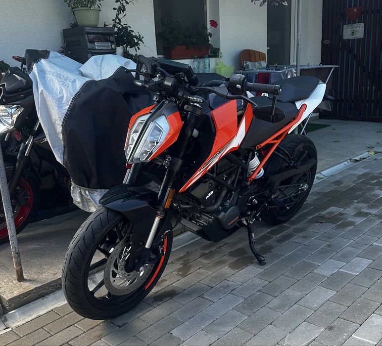 Vând  KTM duke 125