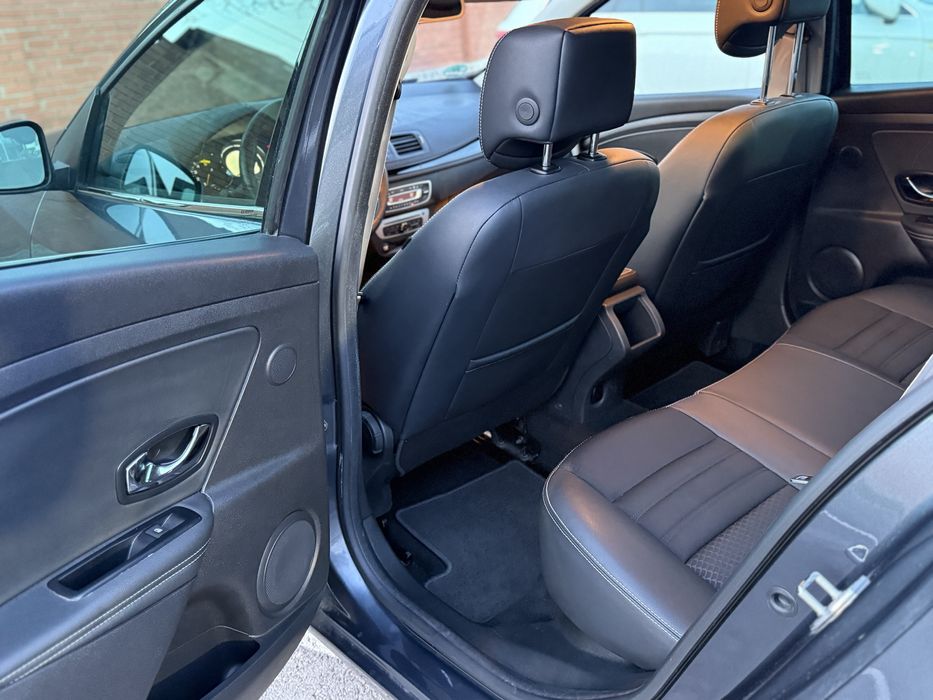 Renault Megane BOSE / R-Link / 1.5 DCi / 2015 / 2 randuri jante