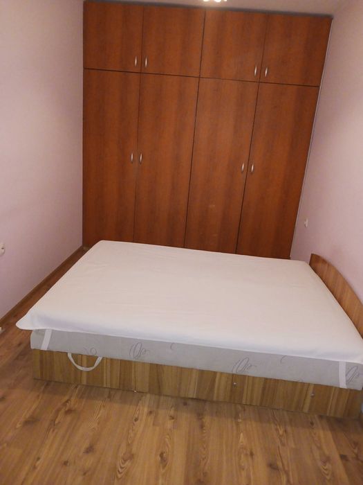 Отдава се под наем двустаен апартамент – кв. Три чучура юг