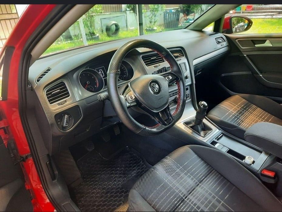 Volkswagen Golf 7 Lounge 2016 cu Webasto 1.2 TSI 110CP