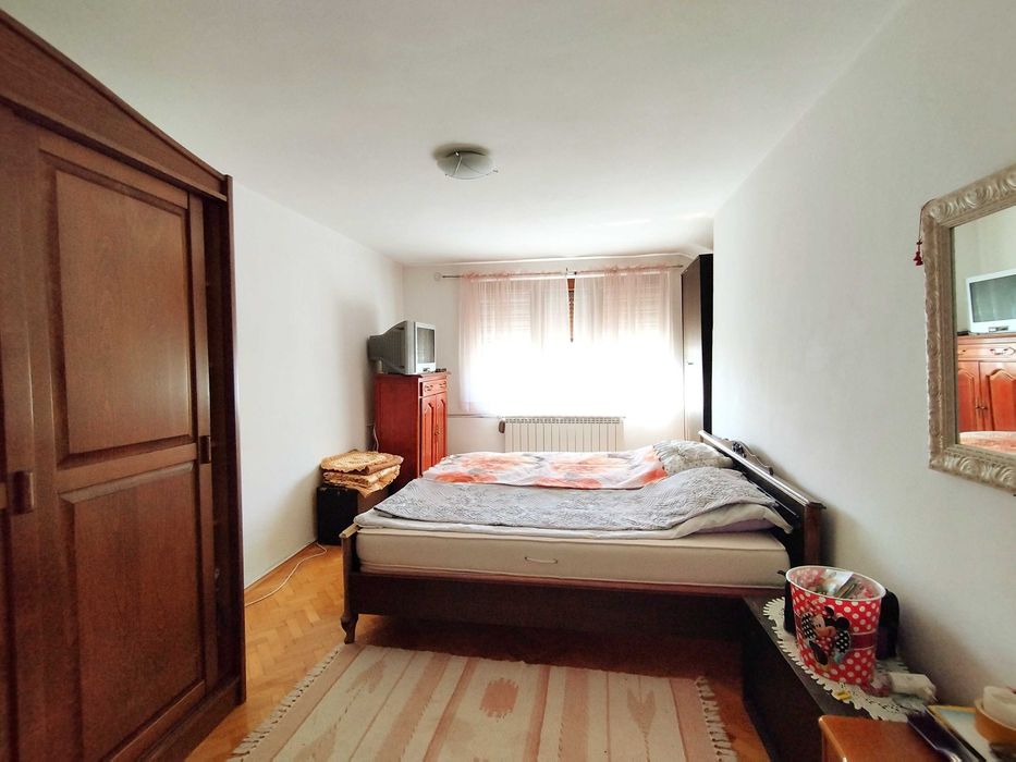 Продава се Къща в с. Горочевци, Област Перник - 820 кв.м за 318 €/кв.м - Снимка #17