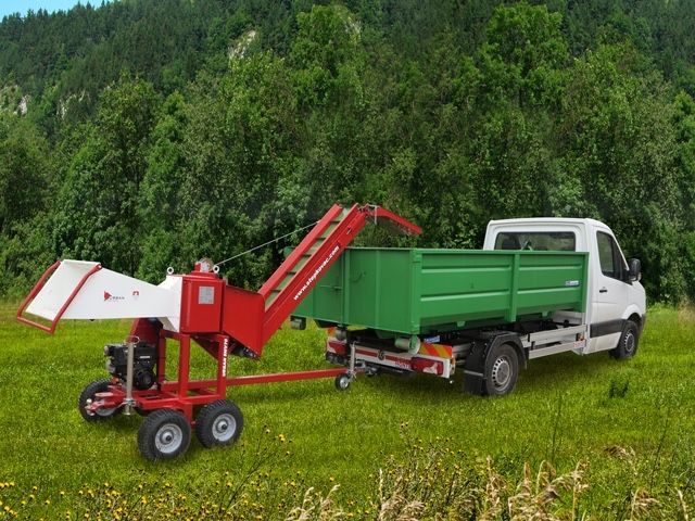 Tocator crengi / resturi vegetale