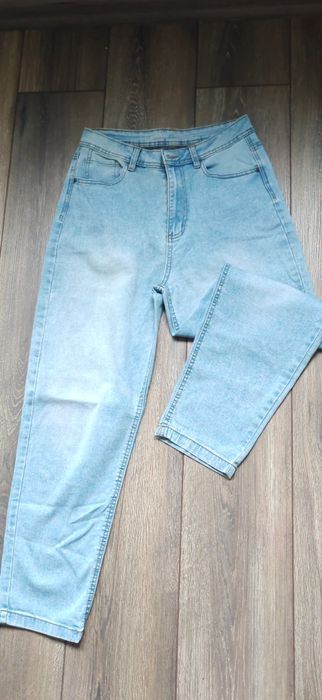 Дамски дънки 7€.
