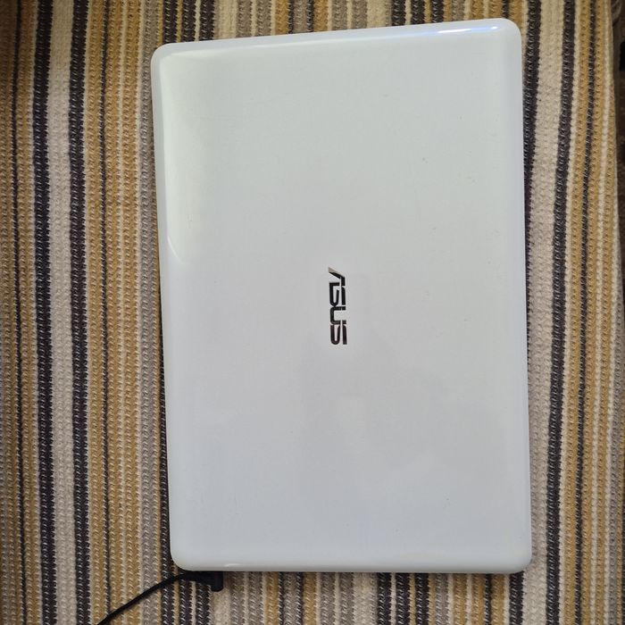 Лаптоп Asus L502M