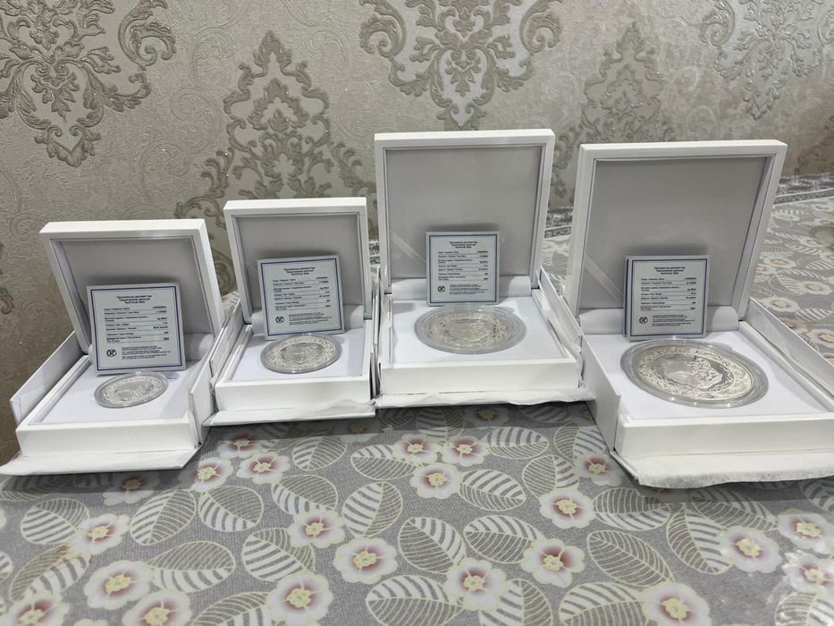 Продам коллекционные монеты