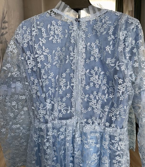 Голубое вечернее платье