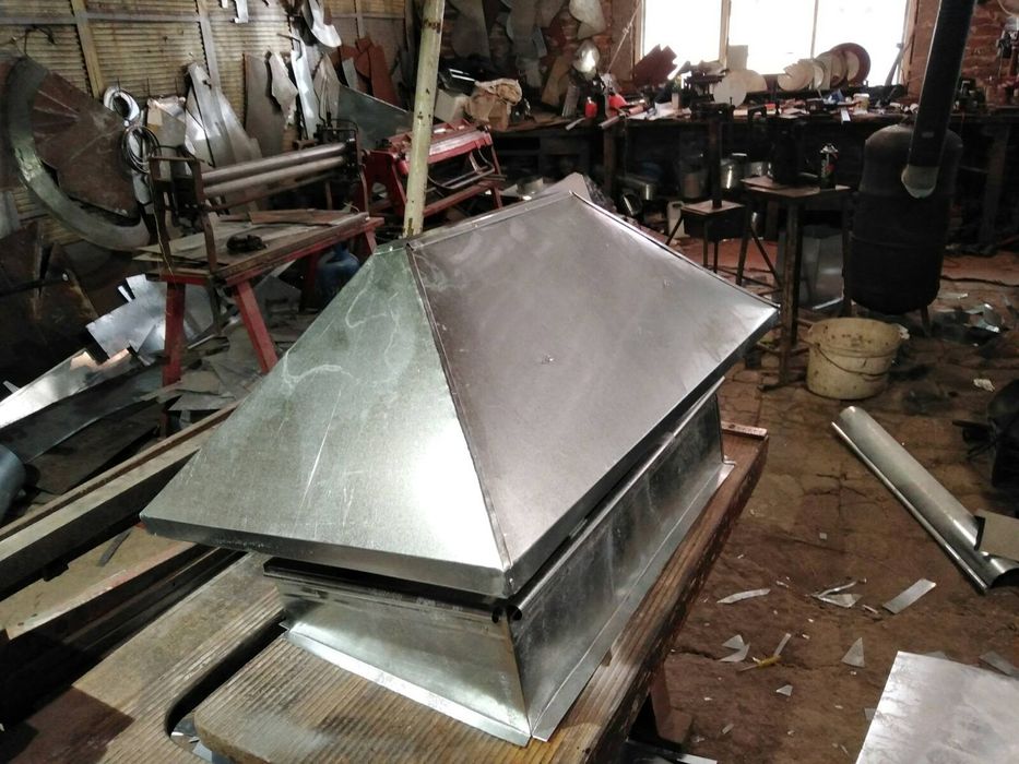 Обшивки и шапки за комин