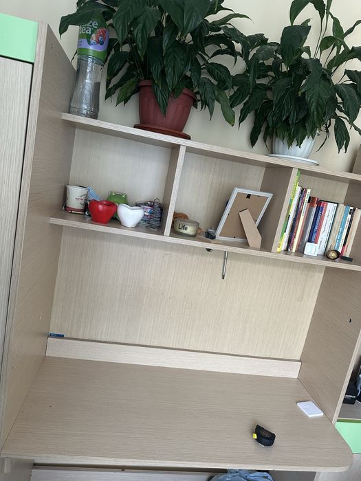 Детска секция за учене с вграден гардероб