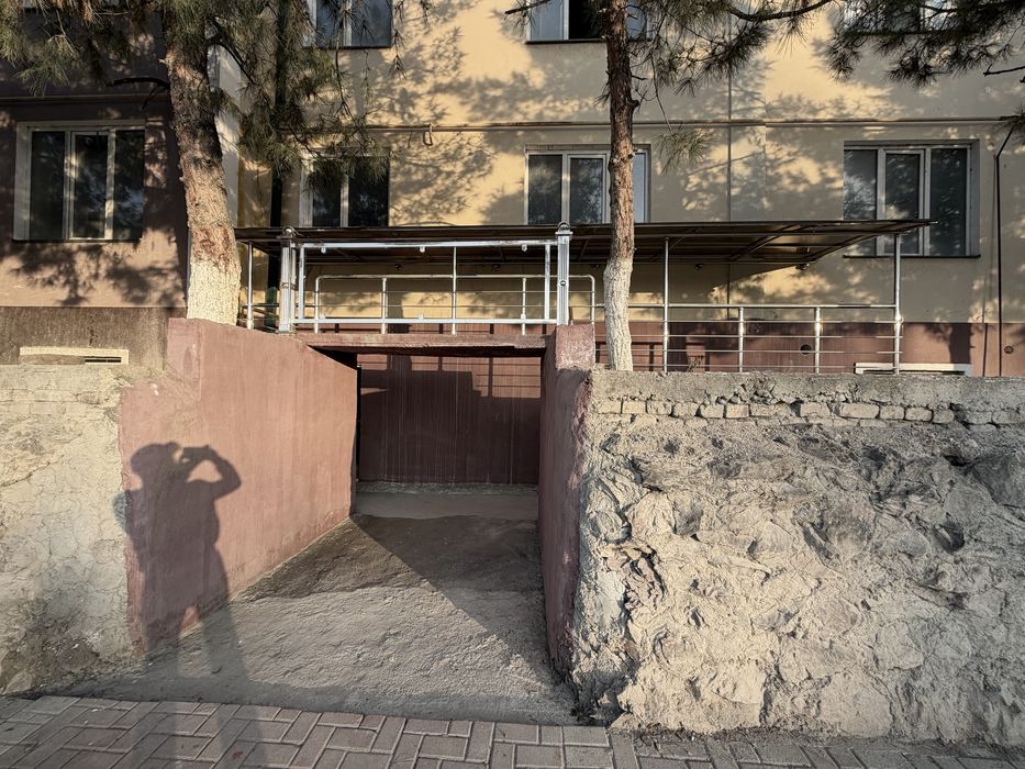 Arenda  beriladi adress 63 maktab sagdiana