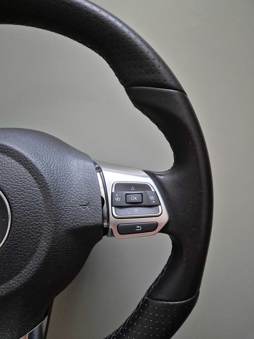 VW Scirocco скосен волан с еърбег – Golf 5/6, Passat B6/B7, Caddy