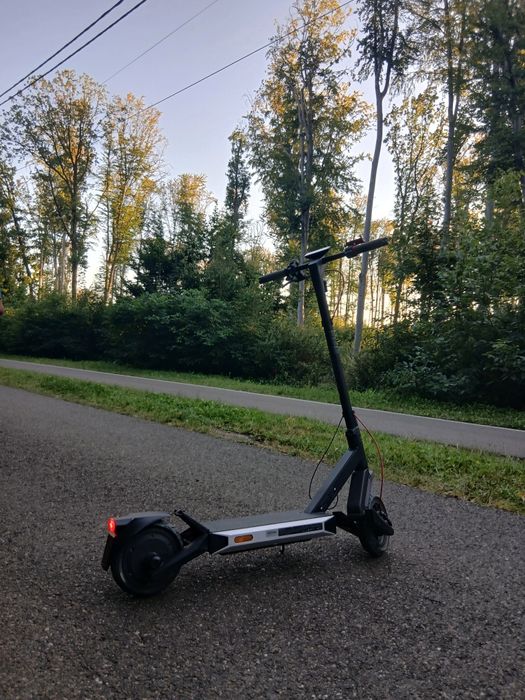 Vând trotinetă electrică