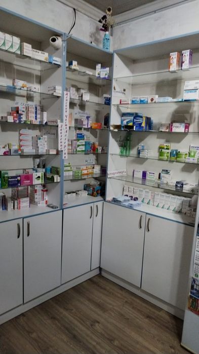 Продам мебель в аптеку