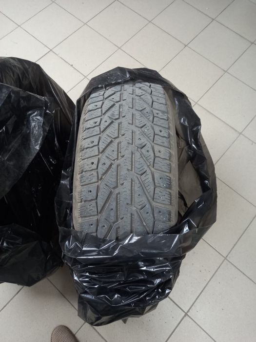 Продам шины на автомобиль