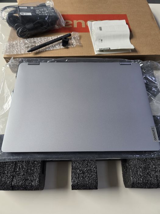 Lenovo IdeaPad Flex 5 14ABR8