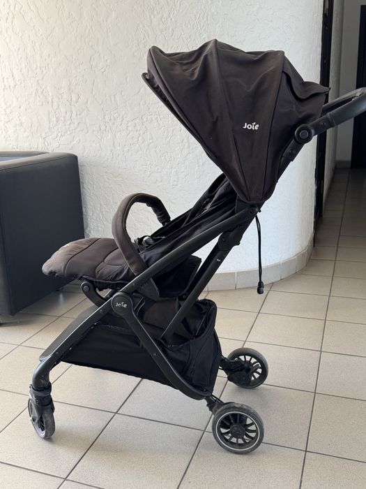 Прогулочная коляска Joie