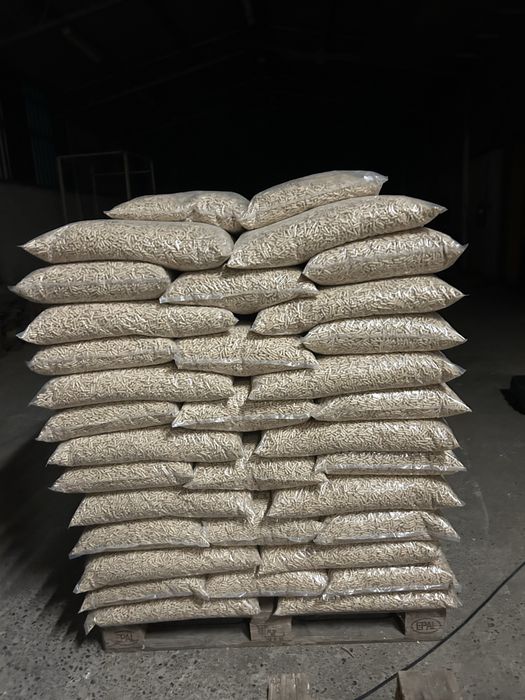 Peleti din brad curat