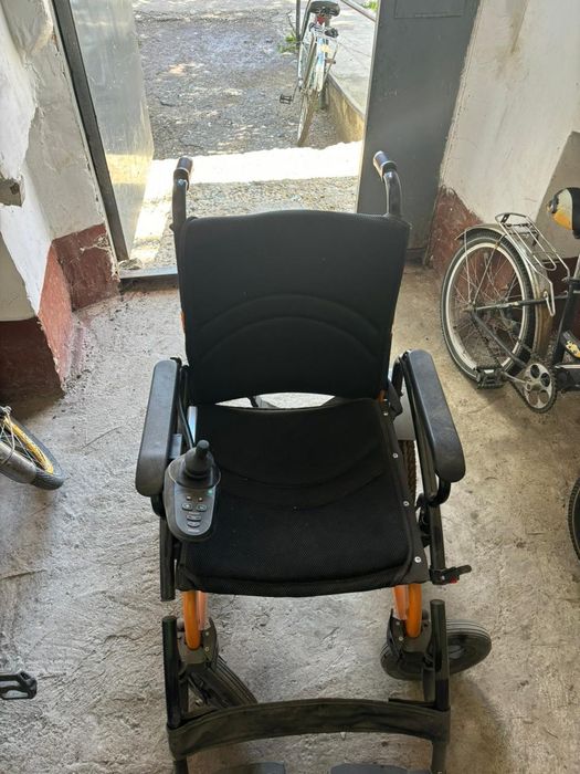 Инвалидная коляска в аккумуляторах