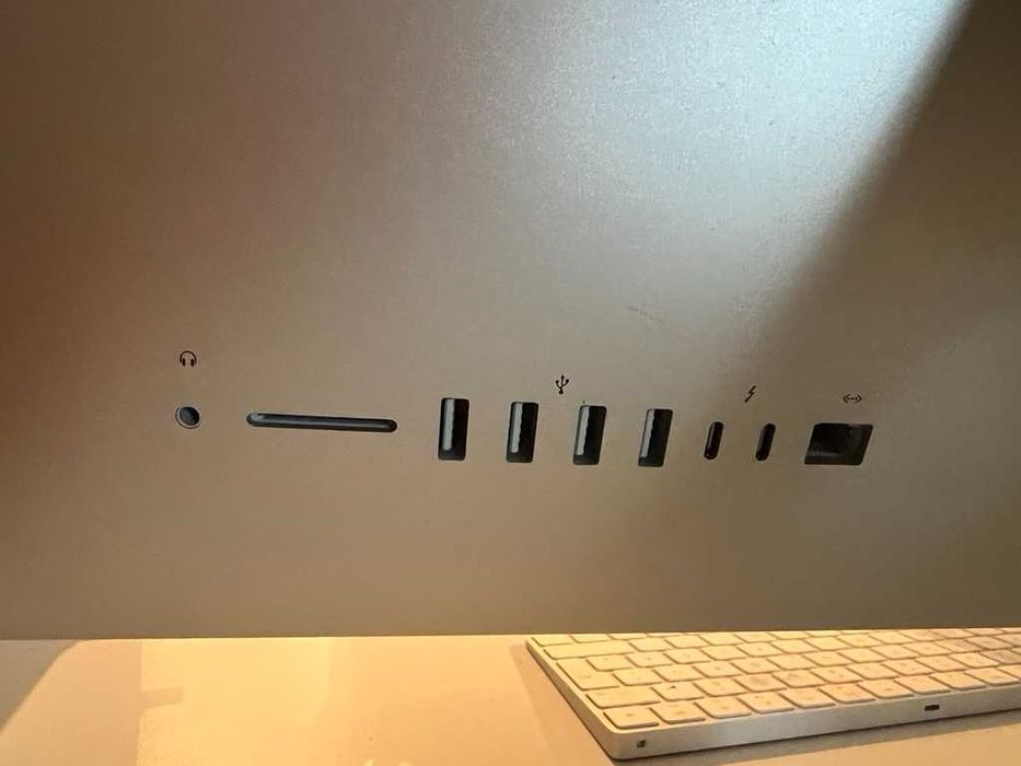 Apple iMac Retina 4K 21.5" 2017 | i5 Quad-Core | 16GB RAM | Radeon Pro 555