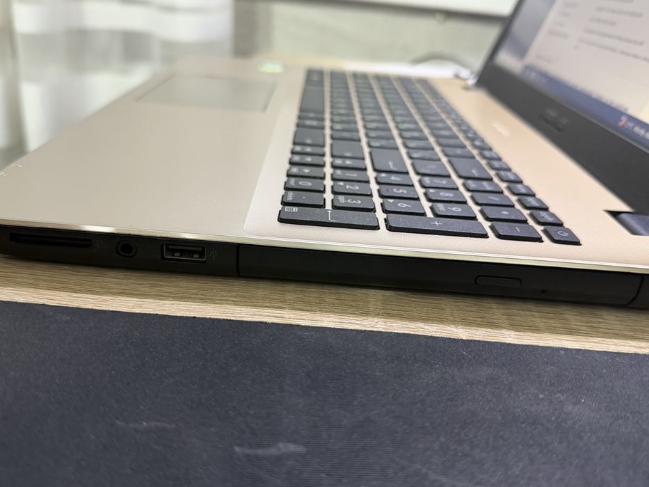 Ноутбук Asus x542q