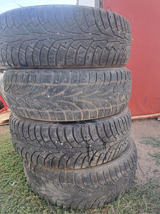 Продаётся шины 215/65/16