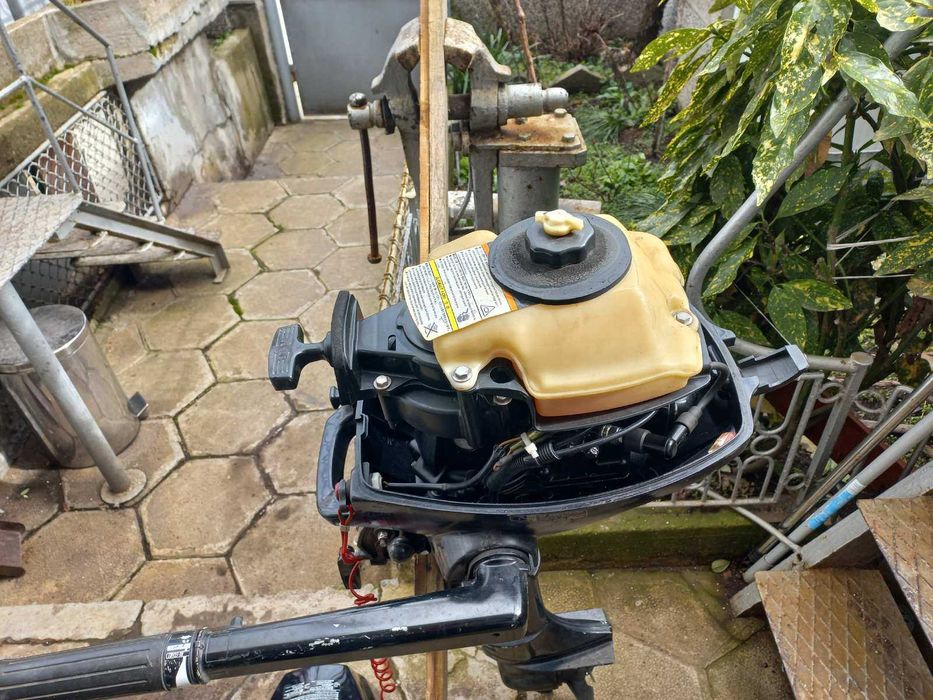Четиритактов извънбордов двигател Tohatsu 3.5 hp къс ботуш