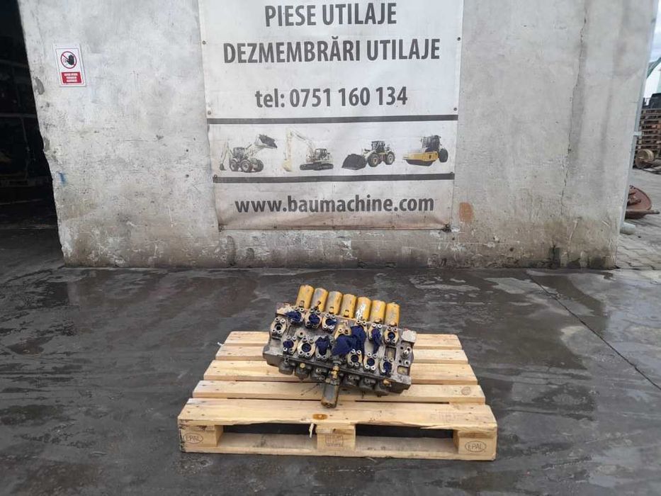 Distribuitor hidraulic Rexroth M8-1003-03/7M8-22 excavator Liebherr A902