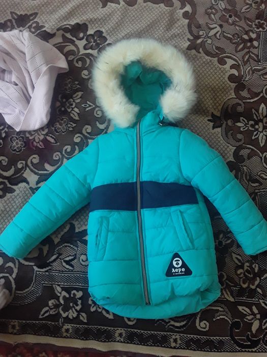 Продам детскую куртку для девочеки