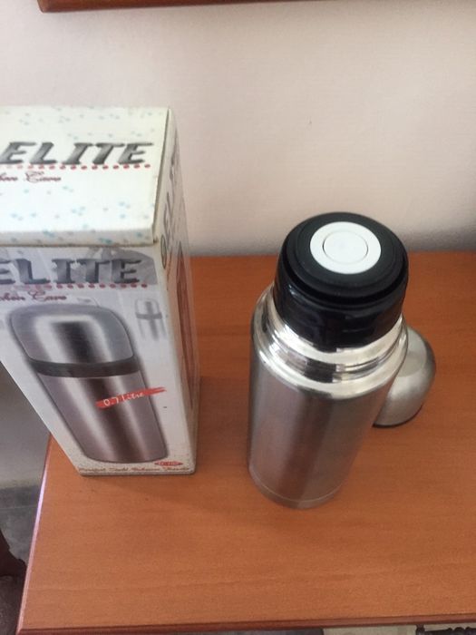 Продавам чисто нов термос 0.7 л