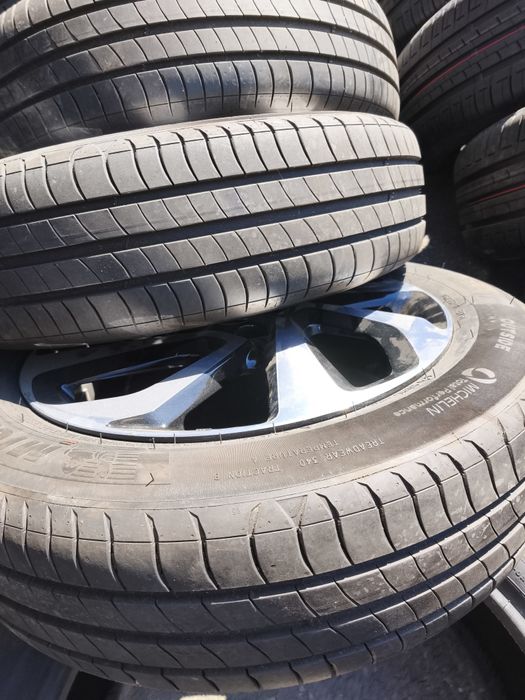 17" оригинални алуминиеви джанти за Toyota Aygo X.