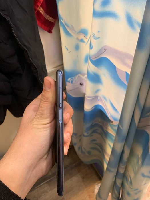 Продается телефон