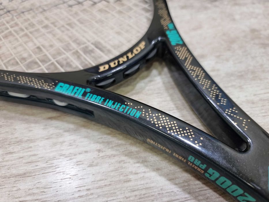 Легендарна тенис ракета Dunlop Max 200G Pro