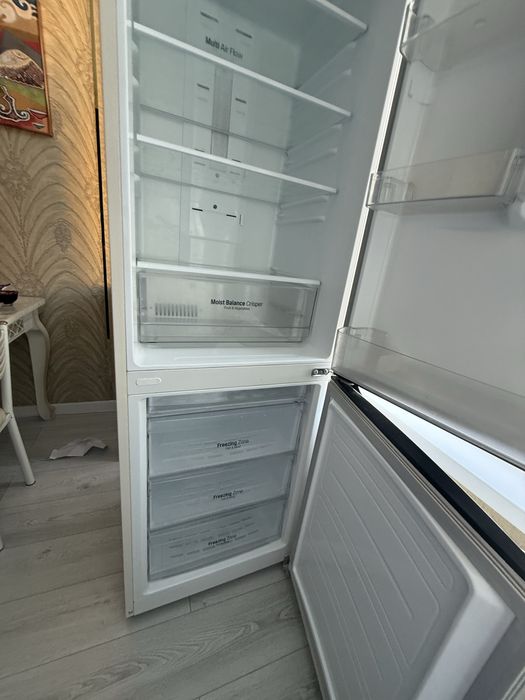 Продам холодильник