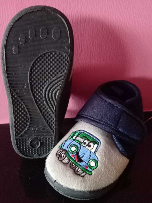 Детски пантофи за момче номер 24