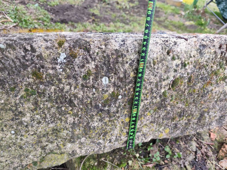 Масивен дялан камък